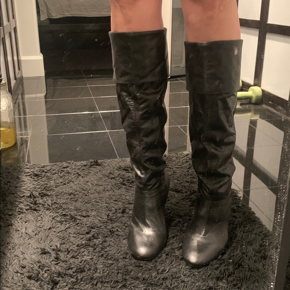 Black Knee-High Leather Boots - Picture 4 of 15